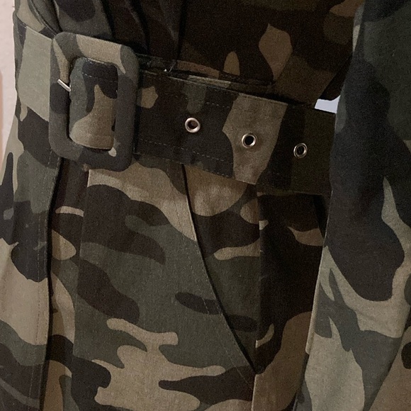 AKIRA Camo Army Print Long Trench Jacket - Picture 4 of 8